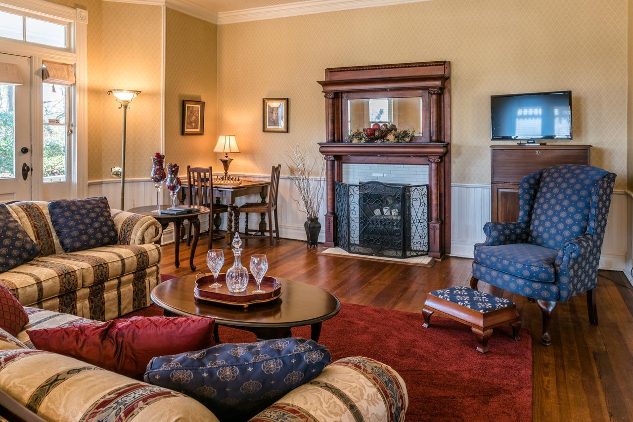 The Gables Inn And Gardens Ward Экстерьер фото